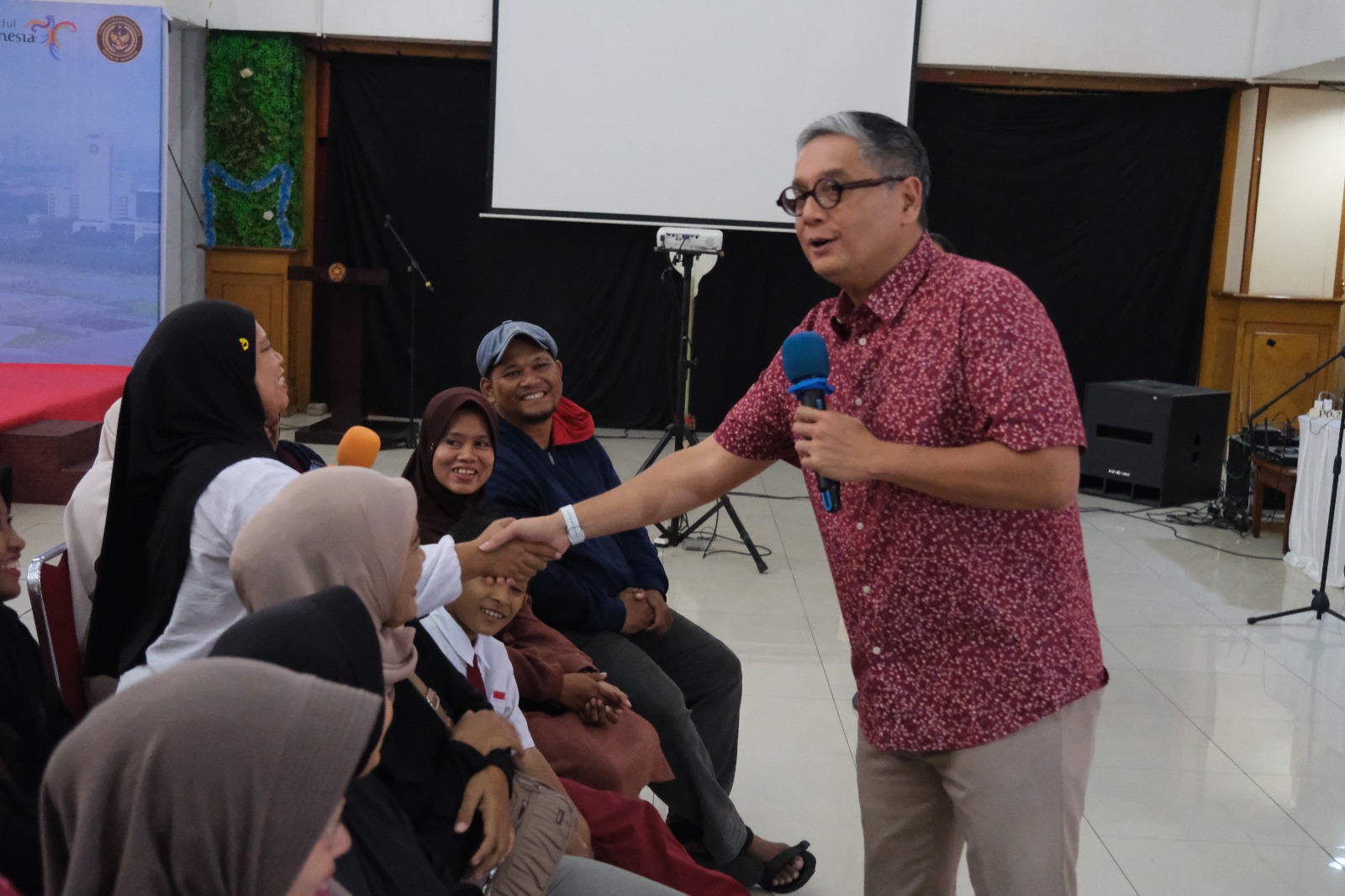 Diundang Bimtek Medsos Putra Nababan, Ibu Dorin Berhasil Raup Omset Puluhan Juta dari Bisnis Produk Kecantikan