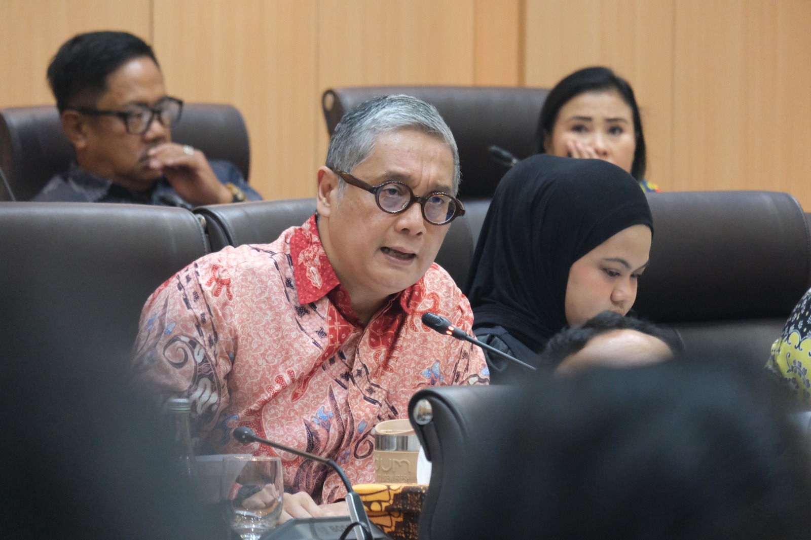 Rapat Kerja dengan Menteri Pariwisata RI dan Menteri UMKM RI